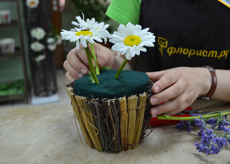 Простые цветы из бумаги. Поделки своими руками для детей.