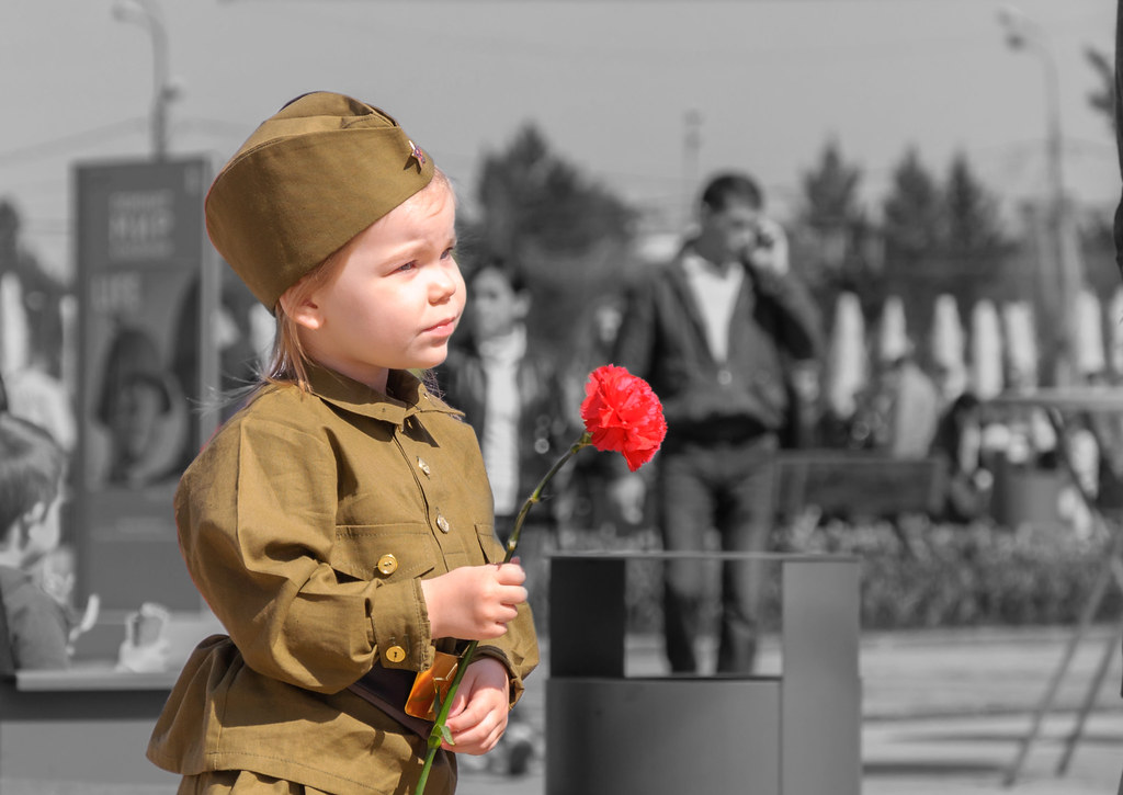 Поздравляем петербуржцев с Днем Победы!