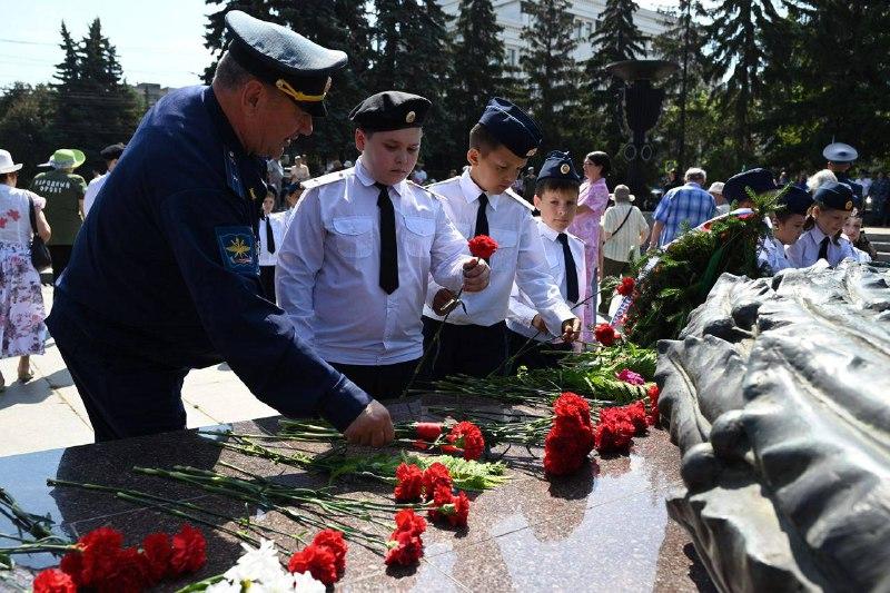 В Сыктывкаре возложили цветы в память о погибших в Великой ...