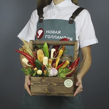 Купить Мужской букет в кружке с колбасками и сыром - цена, Москва